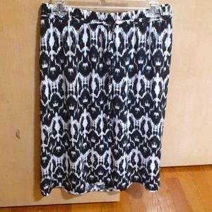 Black and white pencil skirt 8-10 Medium
